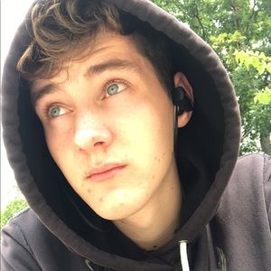 Meet your Posher, Sebastian